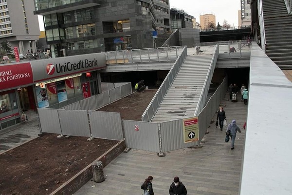 Terasa Budějovická se pravděpodobně otevře dříve, než se ... Obrázek 1